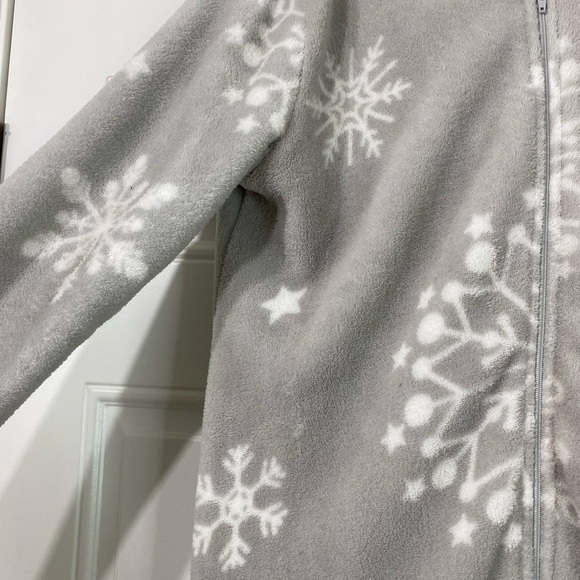 Holiday Snowflake Onesie - Picture 4 of 4